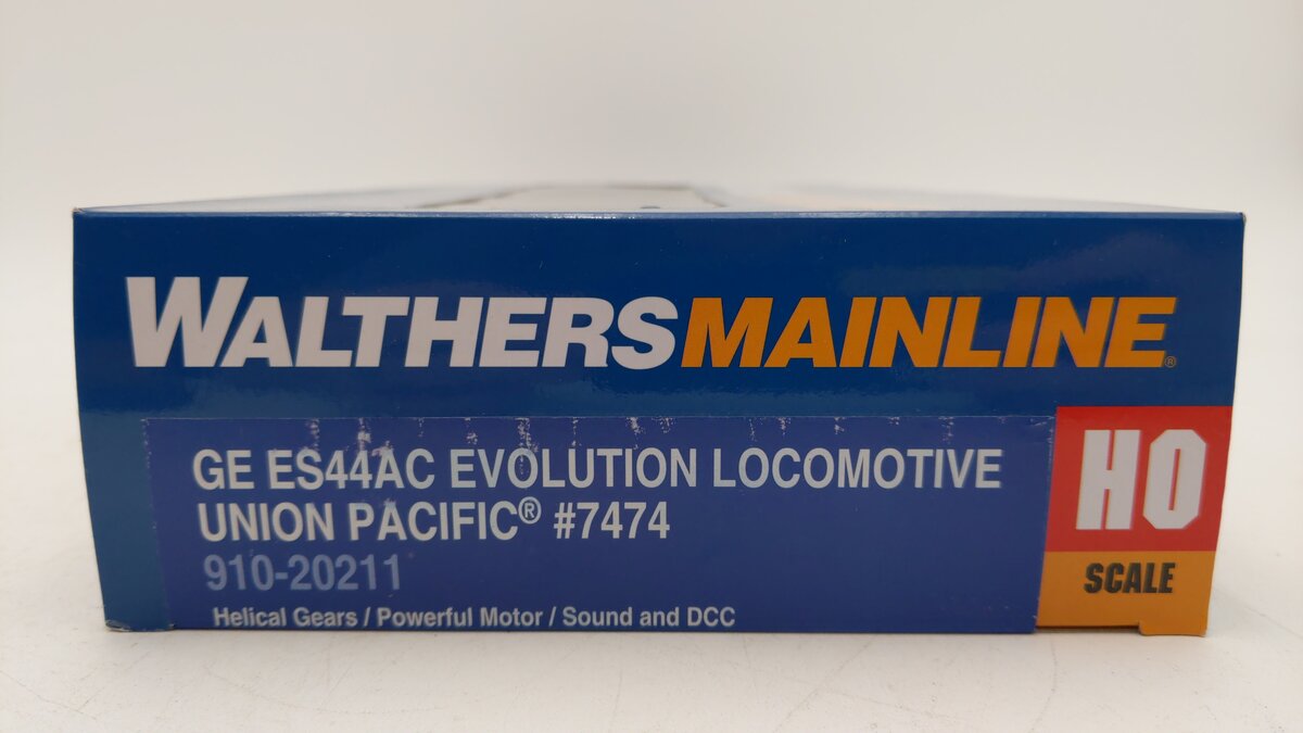 Walthers 910-20211 HO UP GE ES44AC Diesel Locomotive with DCC/Sound #7474