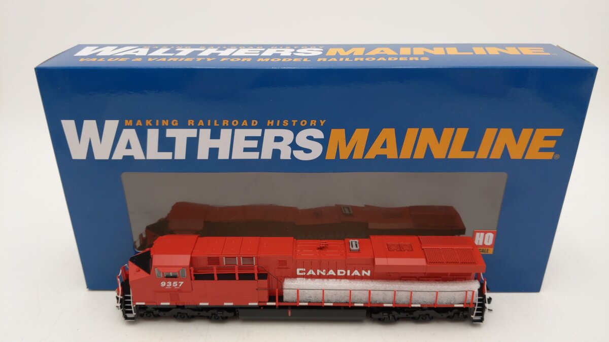 Walthers 910-20203 HO CP GE ES44AC Diesel Locomotive with DCC/Sound #9357