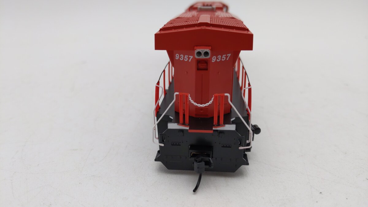 Walthers 910-20203 HO CP GE ES44AC Diesel Locomotive with DCC/Sound #9357