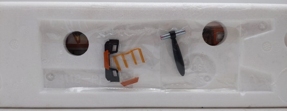 Atlas 9869 HO BNSF Dash 8-40BW Gold H3 #524 w/DCC