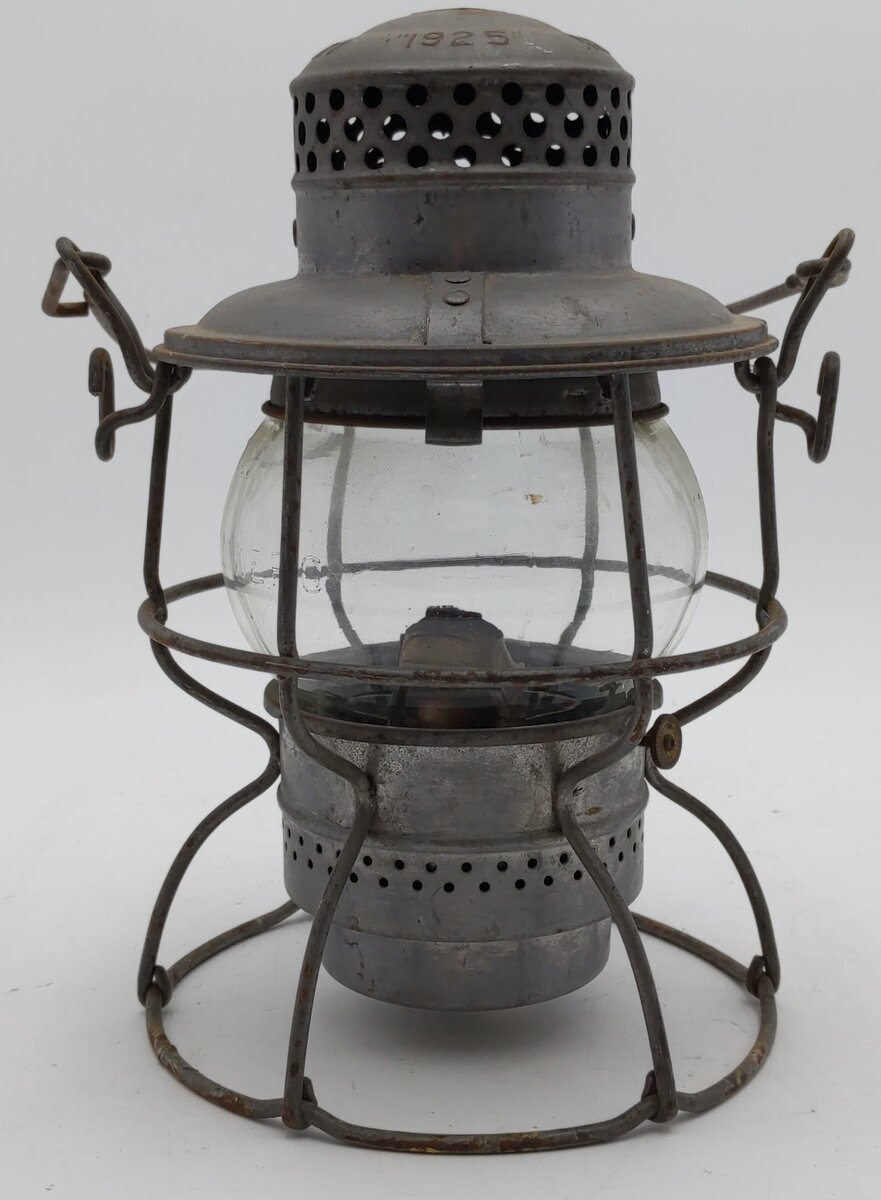 Armspear Mfg Vintage Railroad Lantern w/Clear Globe VG