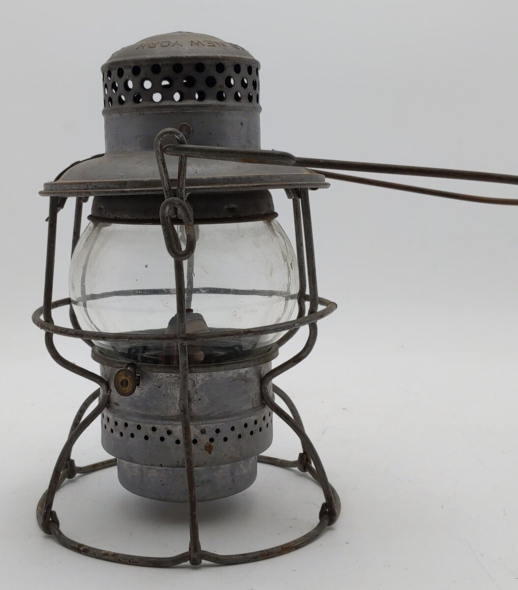 Armspear Mfg Vintage Railroad Lantern w/Clear Globe VG