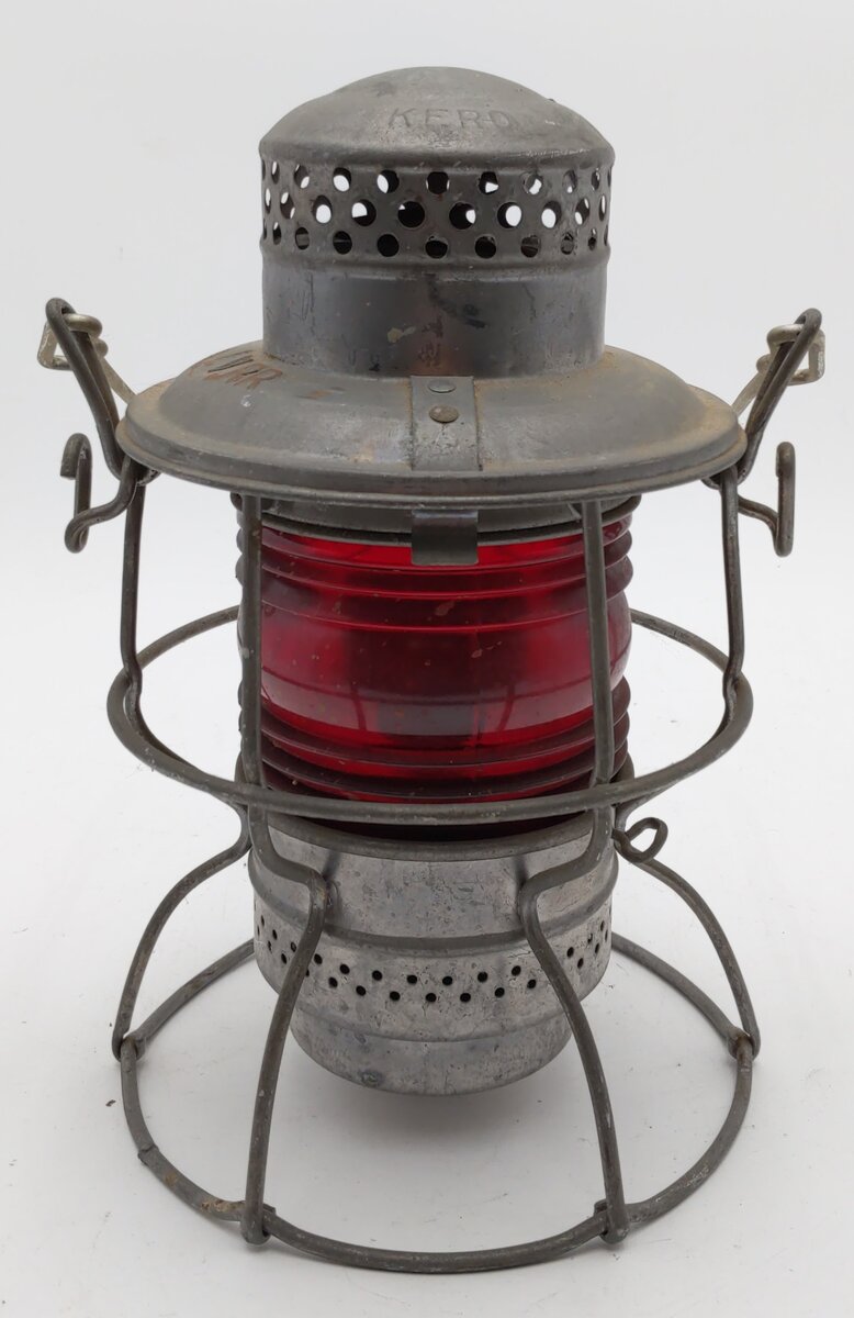 Adams & Westlake Vintage "Kero" Lehigh Valley Railroad Lantern w/Red Globe VG