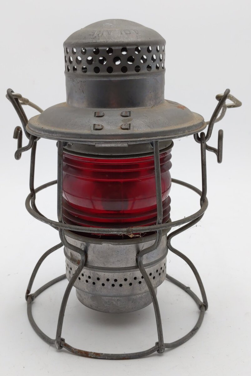 Adams & Westlake Vintage "Kero" Lehigh Valley Railroad Lantern w/Red Globe VG
