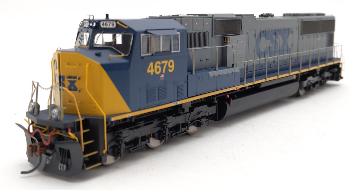Athearn G69323 HO CSX SD70M Diesel Locomotive w/DCC & Sound #4679