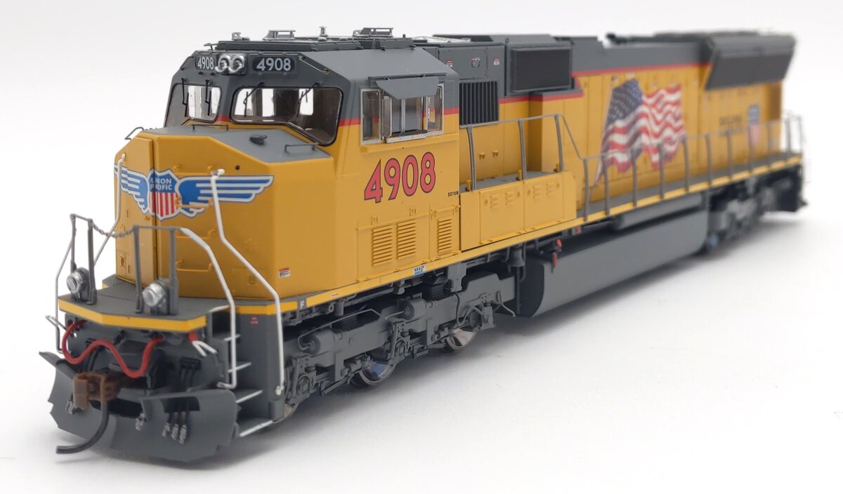 Athearn G69308 HO Union Pacific EMD SD70M Diesel Locomotive w/DCC & Sound #4908