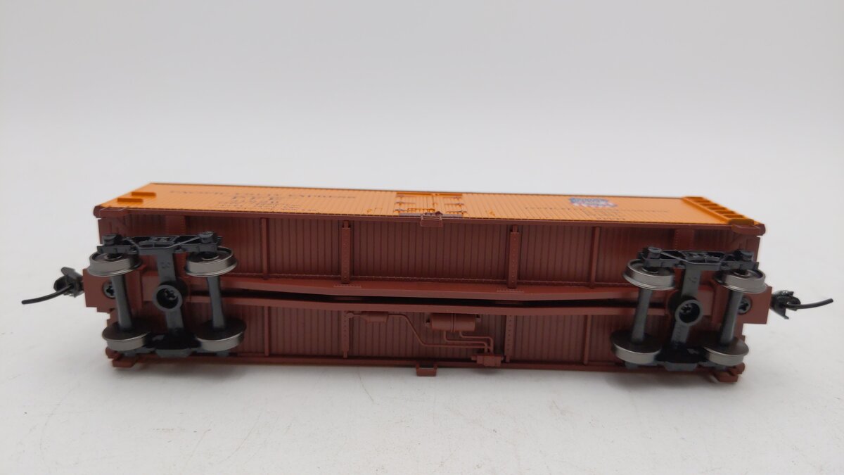 Walthers 910-41213 HO Pacific Fruit Express 40' Early Reefer Car#31920 Assembled
