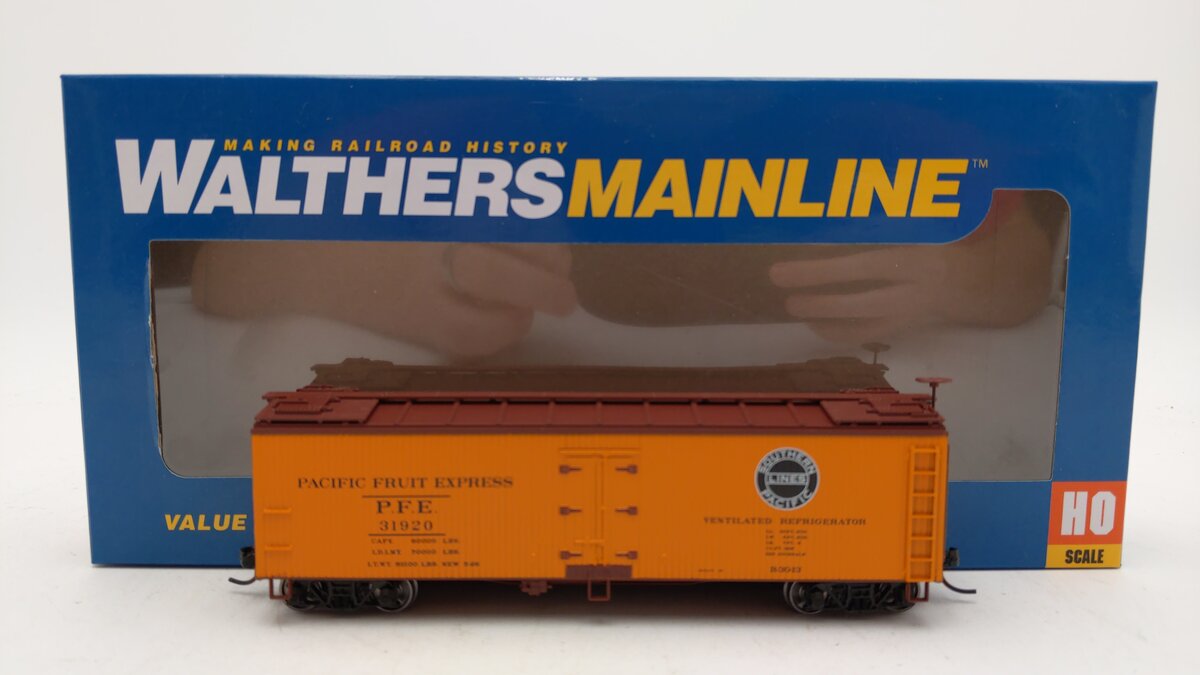 Walthers 910-41213 HO Pacific Fruit Express 40' Early Reefer Car#31920 Assembled