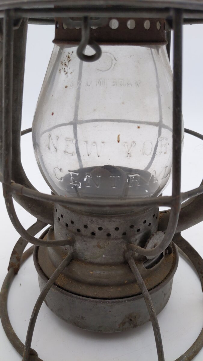 Dietz Vintage New York Central Railroad Lantern w/Clear Globe VG