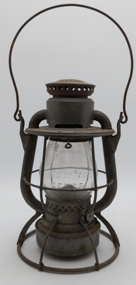 Dietz Vintage New York Central Railroad Lantern w/Clear Globe VG