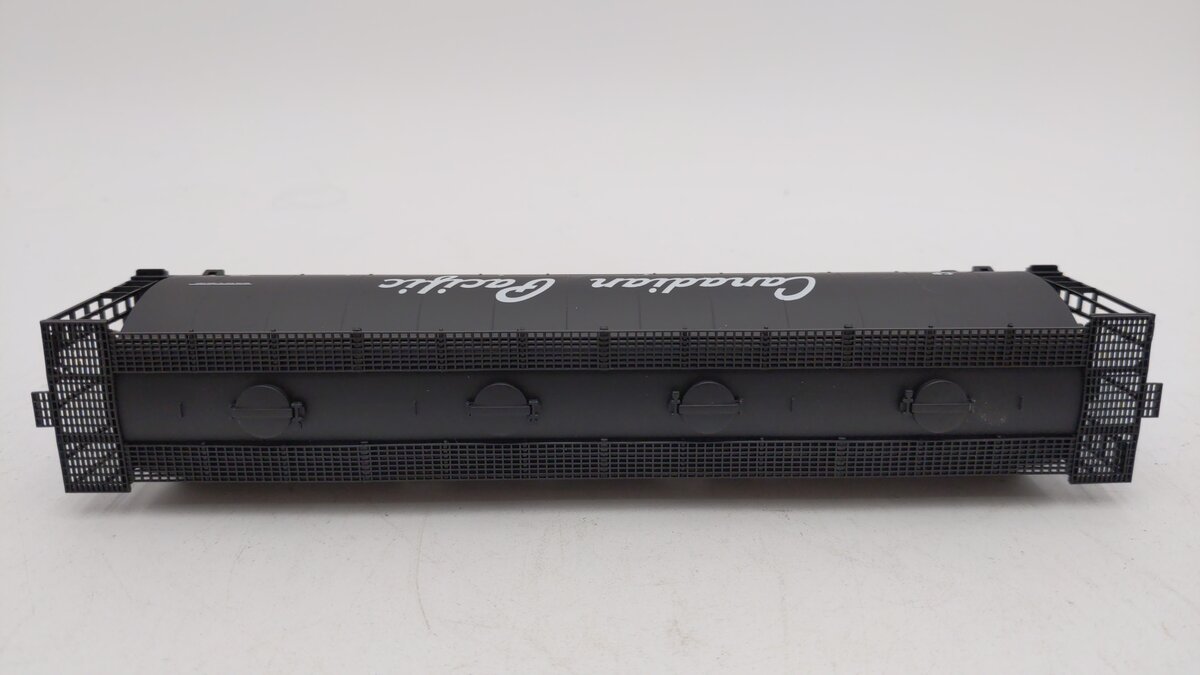 Walthers 910-7181 HO Scale Canadian Pacific Cylindrical Hopper Car #382728