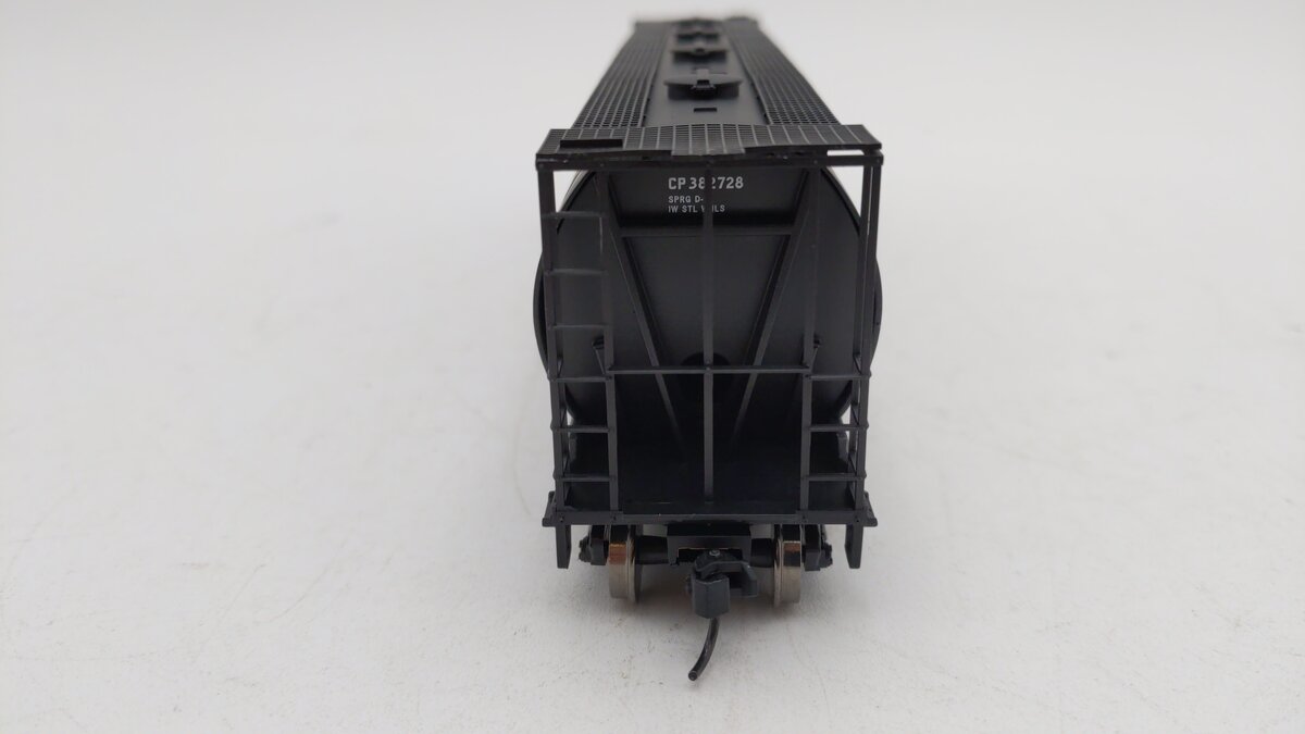 Walthers 910-7181 HO Scale Canadian Pacific Cylindrical Hopper Car #382728