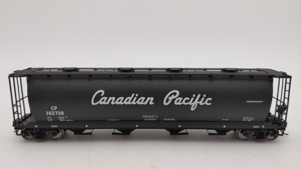 Walthers 910-7181 HO Scale Canadian Pacific Cylindrical Hopper Car #382728