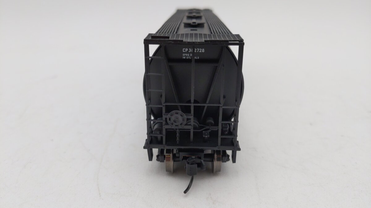 Walthers 910-7181 HO Scale Canadian Pacific Cylindrical Hopper Car #382728