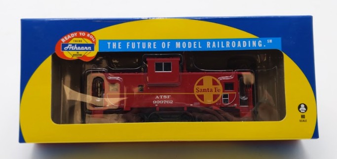 Athearn 75240 HO Atchison Topeka Santa Fe RTR Wide Vision Caboose #999762
