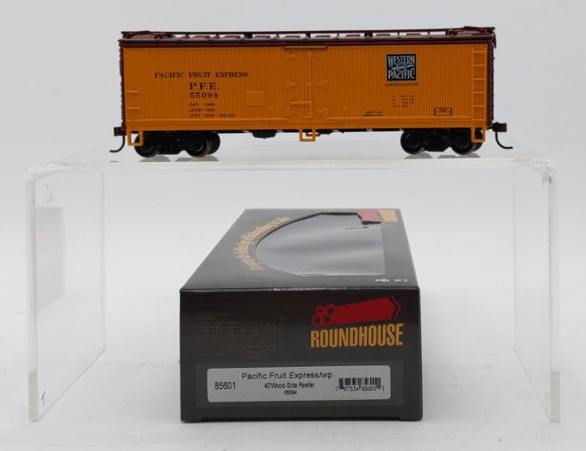 Roundhouse 85601 HO Scale Pacific Fruit Express 40' Wood Reefer #55094