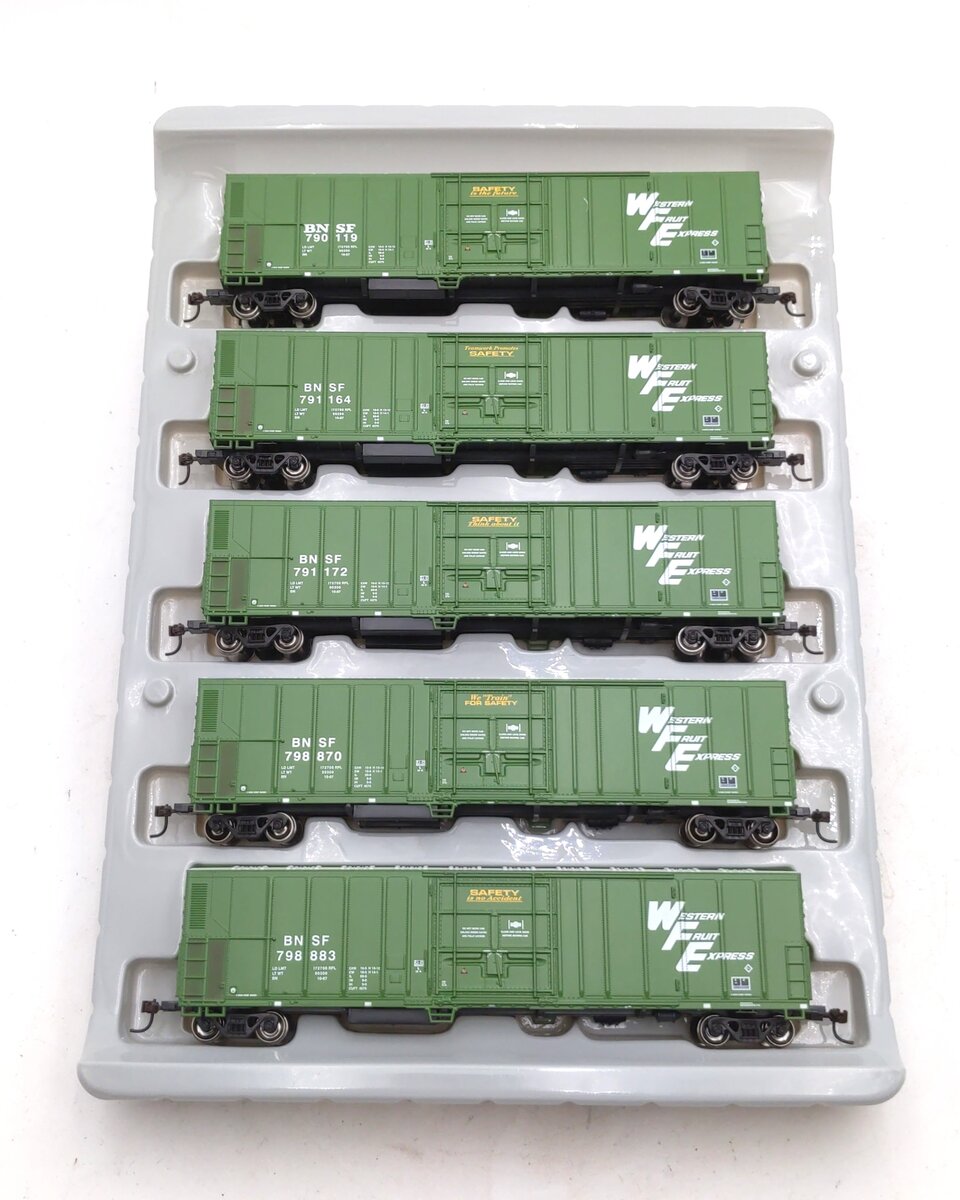 Athearn 92351 HO Scale Burlington Northern Santa Fe/WFE 57' Reefer (Pack of 5)