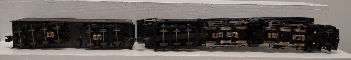 Lionel 6-28011 O-Gauge C&O 2-6-6-6 H6 Allegheny Steam Loco & Tender #1601 EX/Box