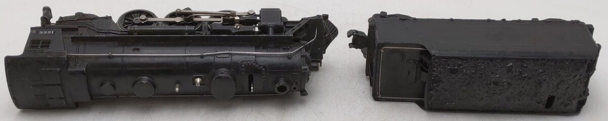 Lionel 1666 Vintage O 2-6-2 Die-Cast Steam Locomotive & Tender