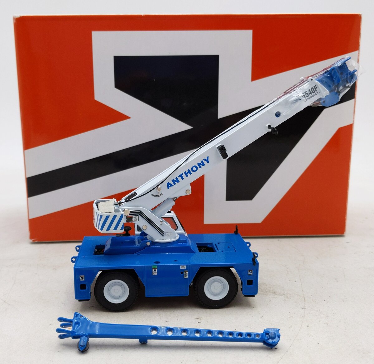 Sword Models SW2017-ANT 1:50 Scale Shuttlelift 5540F Carrydeck Crane - Anthony