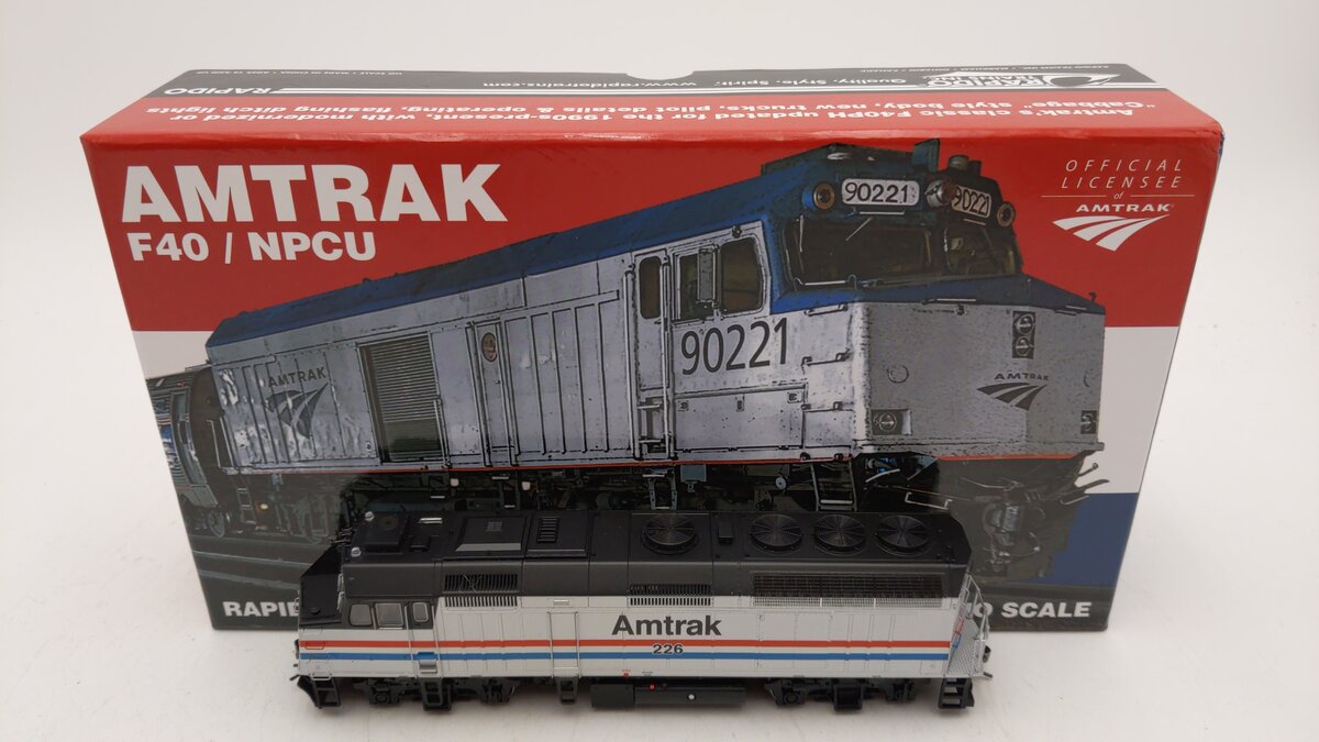 Rapido Trains 83507 HO Scale F40PH Amtrak Diesel Locomotive #225 w/DCC