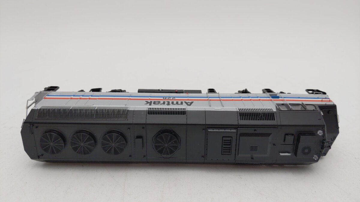 Rapido Trains 83507 HO Scale F40PH Amtrak Diesel Locomotive #225 w/DCC