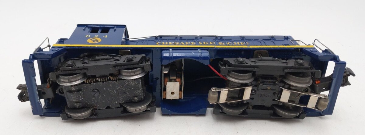 Lionel 624 Vintage O Chesapeake & Ohio NW-2 Powered Diesel Locomotive VG/Box