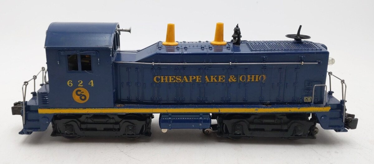Lionel 624 Vintage O Chesapeake & Ohio NW-2 Powered Diesel Locomotive VG/Box