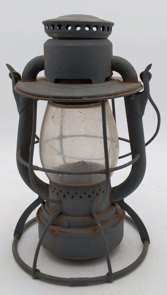 Dietz Vintage New York Central Railroad Lantern w/Clear Globe VG