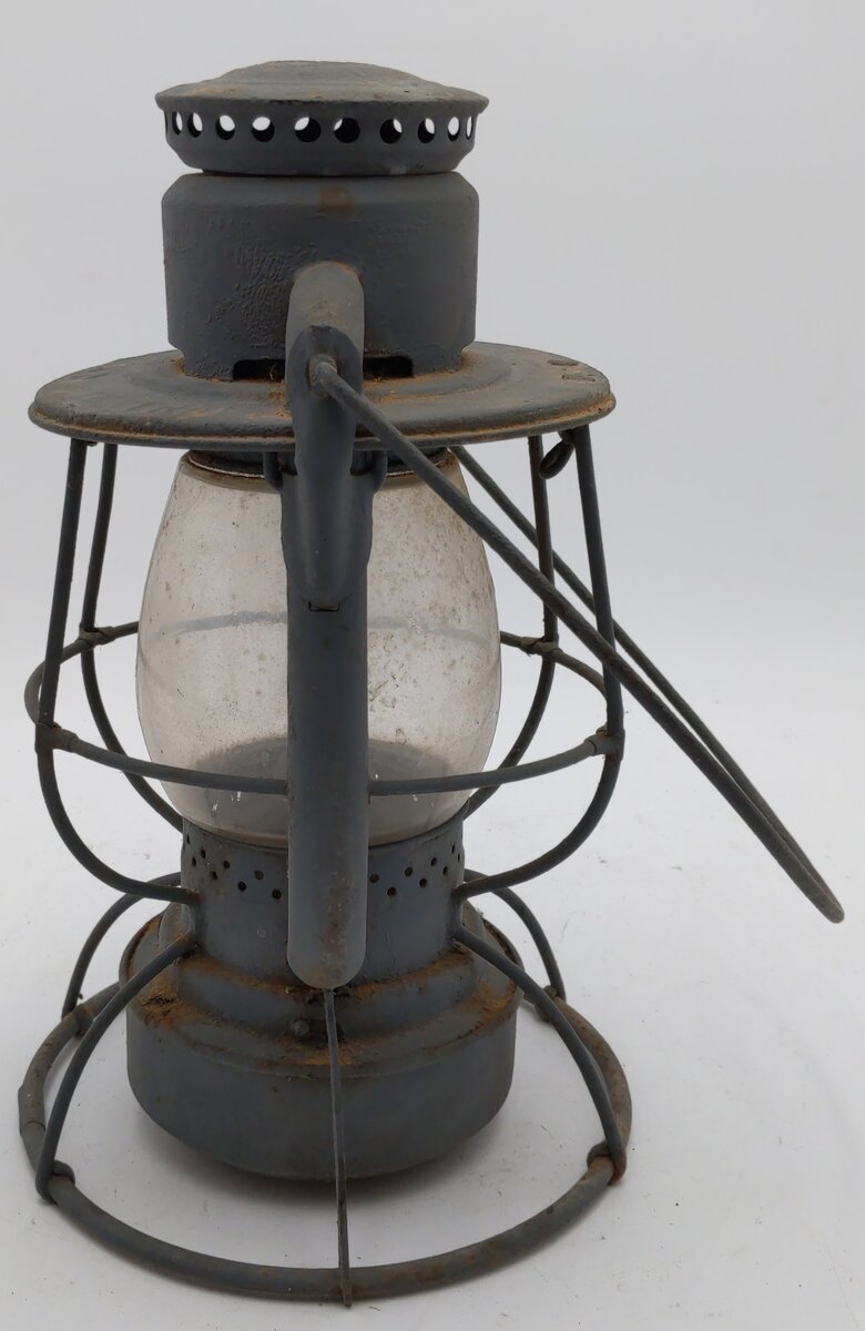 Dietz Vintage New York Central Railroad Lantern w/Clear Globe VG