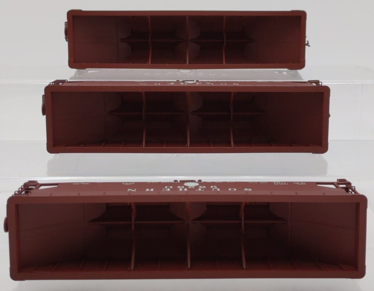 Atlas 20002834 HO Scale Southern Railway Heart Ballast Hoppers - 3 Pack
