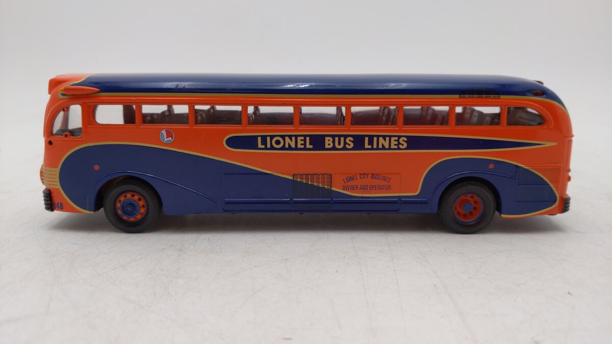 Corgi 53902 1:50 Yellow Coach #743 Lionel Bus Lines Bus