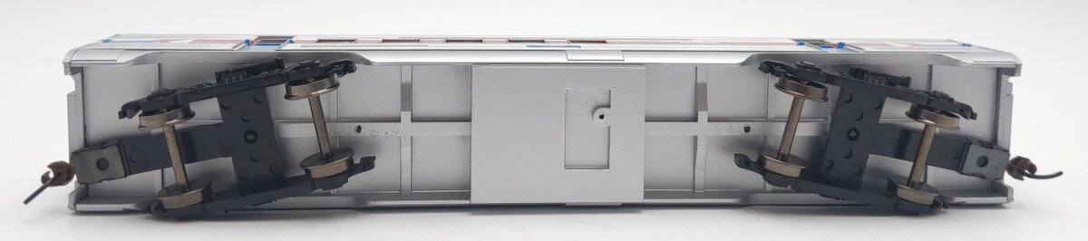 Roundhouse 82985 HO Amtrak Streamline RPO Passenger Car #1072