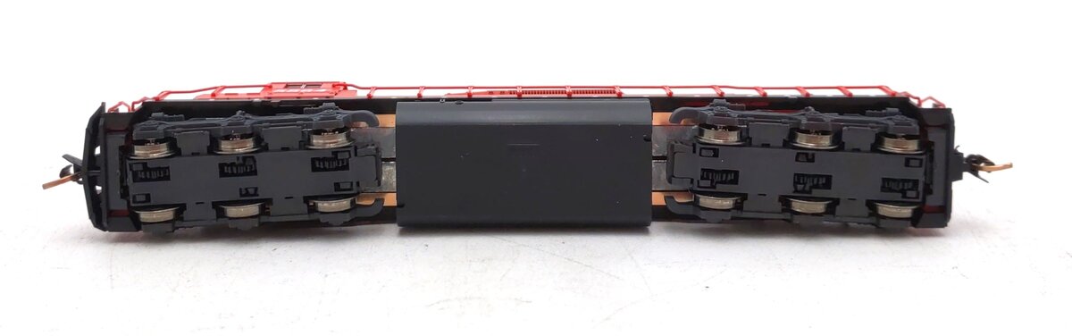 Kato 176-4905 N CP Rail SD-40 Diesel Locomotive #5864 – Trainz