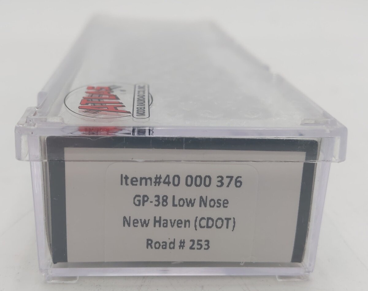 Atlas 40000376 N Scale New Haven GP-38 Diesel Locomotive #253