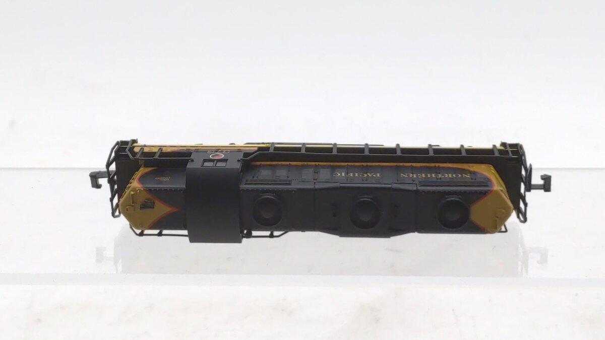 Life Like 7115 N Northern Pacific GP18 Diesel Locomotive #378
