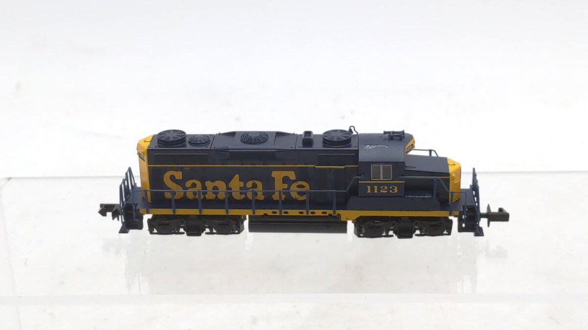 Life Like 7087 N Scale Atchison Topeka Santa Fe GP-20 Diesel Locomotive #1123 LN/Box
