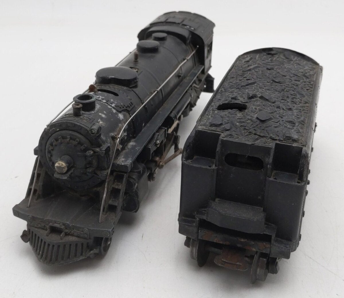 Lionel 1666 Vintage O 2-6-2 Die-Cast Steam Locomotive & 2466WX Tender VG