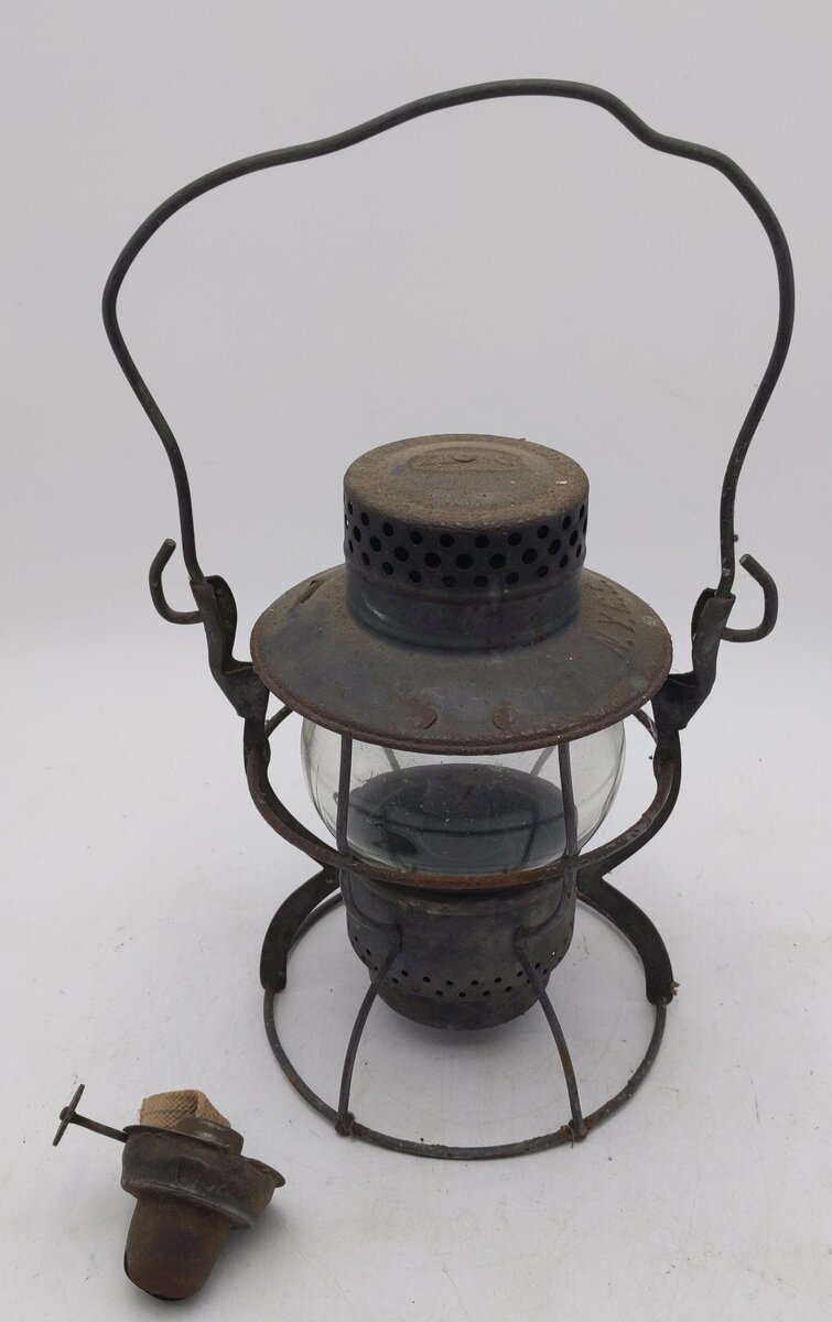 Dietz Vintage No. 999 N.Y.C.S. Railroad Lantern