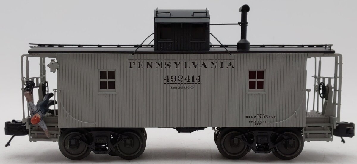 MTH 20-91646 O Pennsylvania Premier N-6b Caboose w/Operating Signal Man #492414 EX/Box