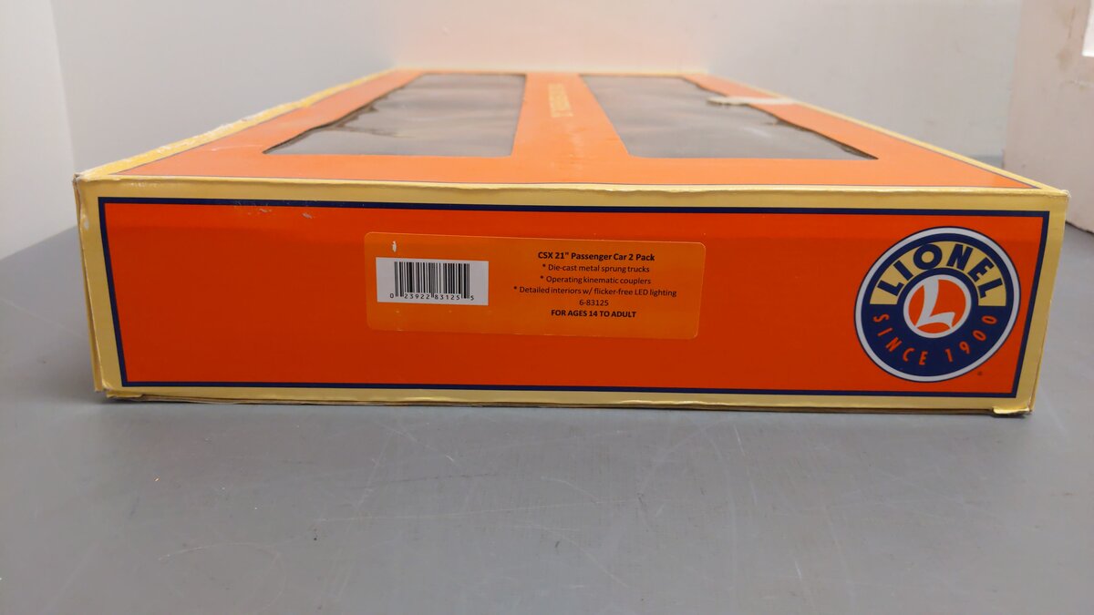 Lionel 6-83125 O CSX 21" Passenger Car Set (2)