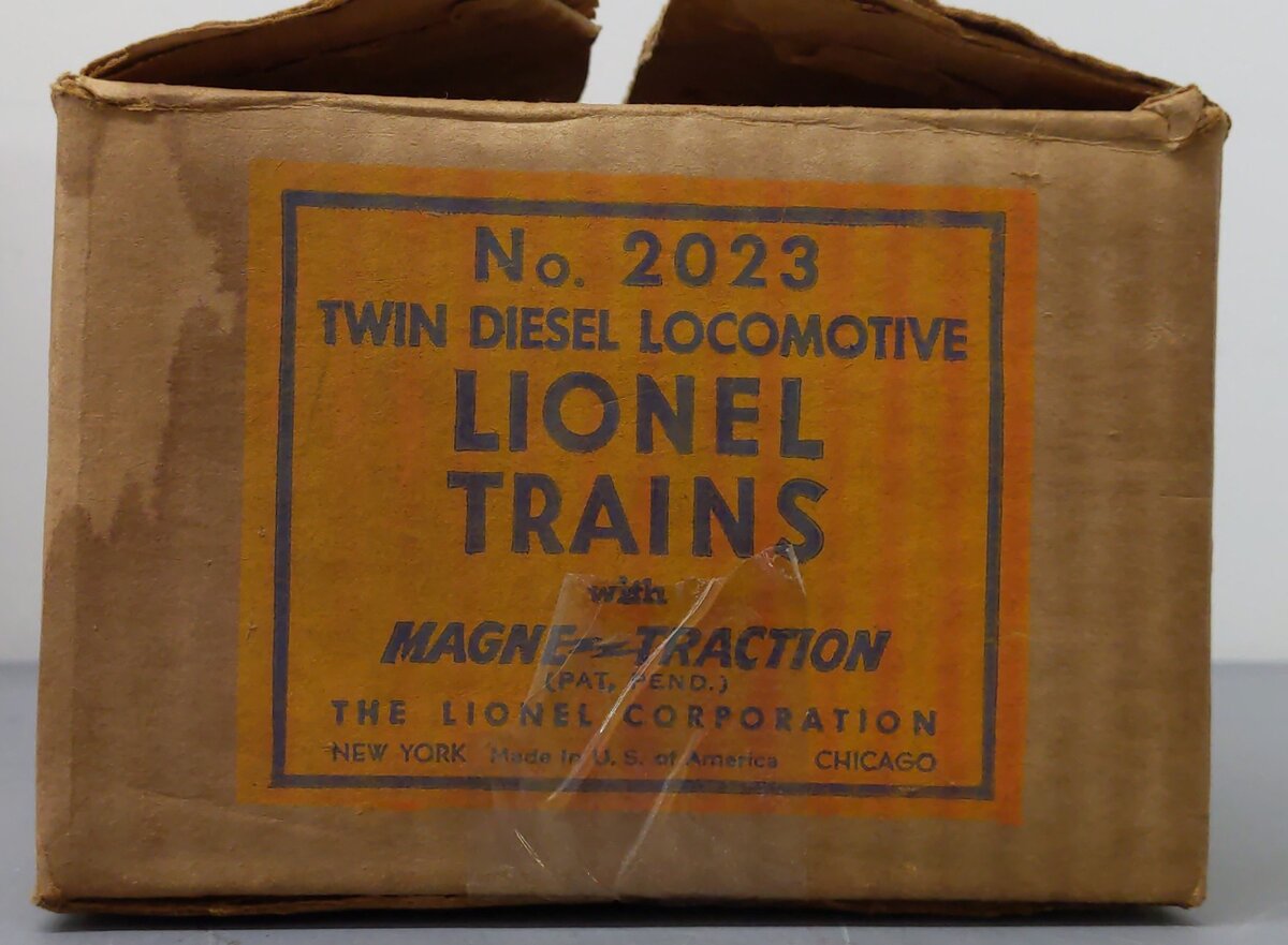 Lionel 2023 Vintage O Union Pacific Alco AA Diesel Locomotive Set VG/Box