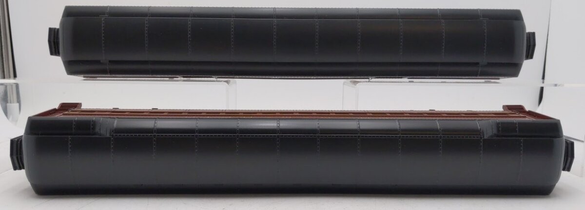 MTH 20-44002 O Pennsylvania 70' Madison Baggage/Coach Passenger Set (Set of 2)
