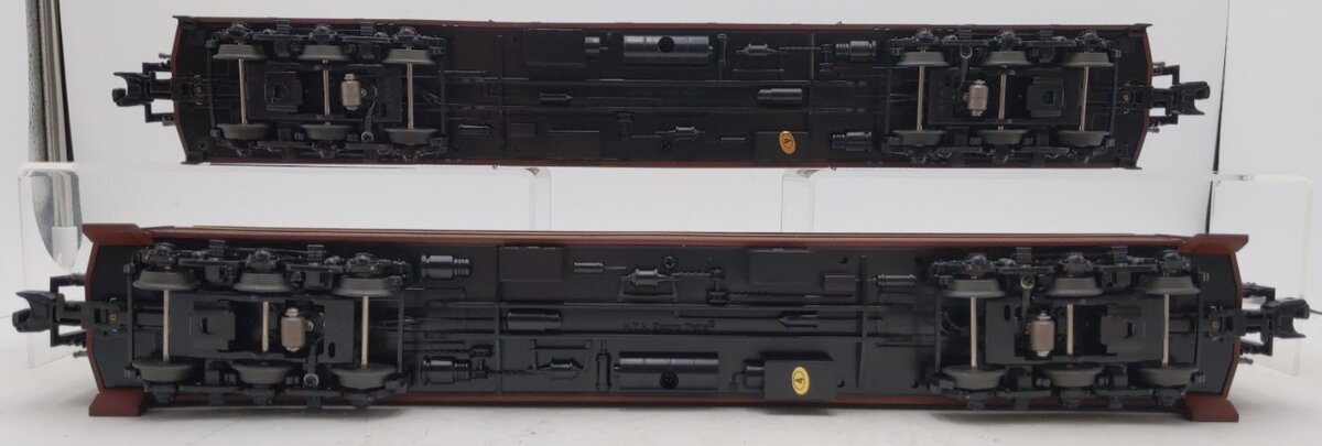 MTH 20-44002 O Pennsylvania 70' Madison Baggage/Coach Passenger Set (Set of 2)