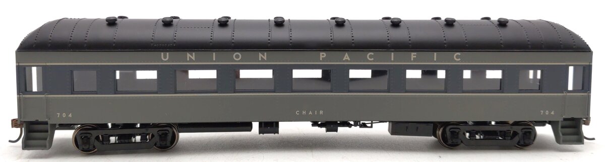 Athearn 86637 HO Union Pacific Arch Roof Coach Ready-To-Run #704
