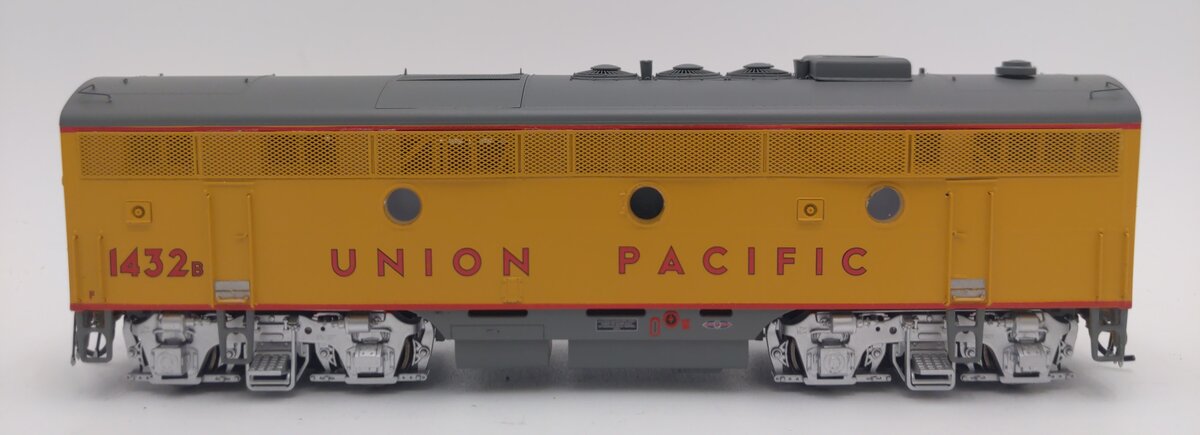 Athearn G22854 HO Union Pacific F3 A/B Diesel Loco w/DCC & Sound #1451/#1432B