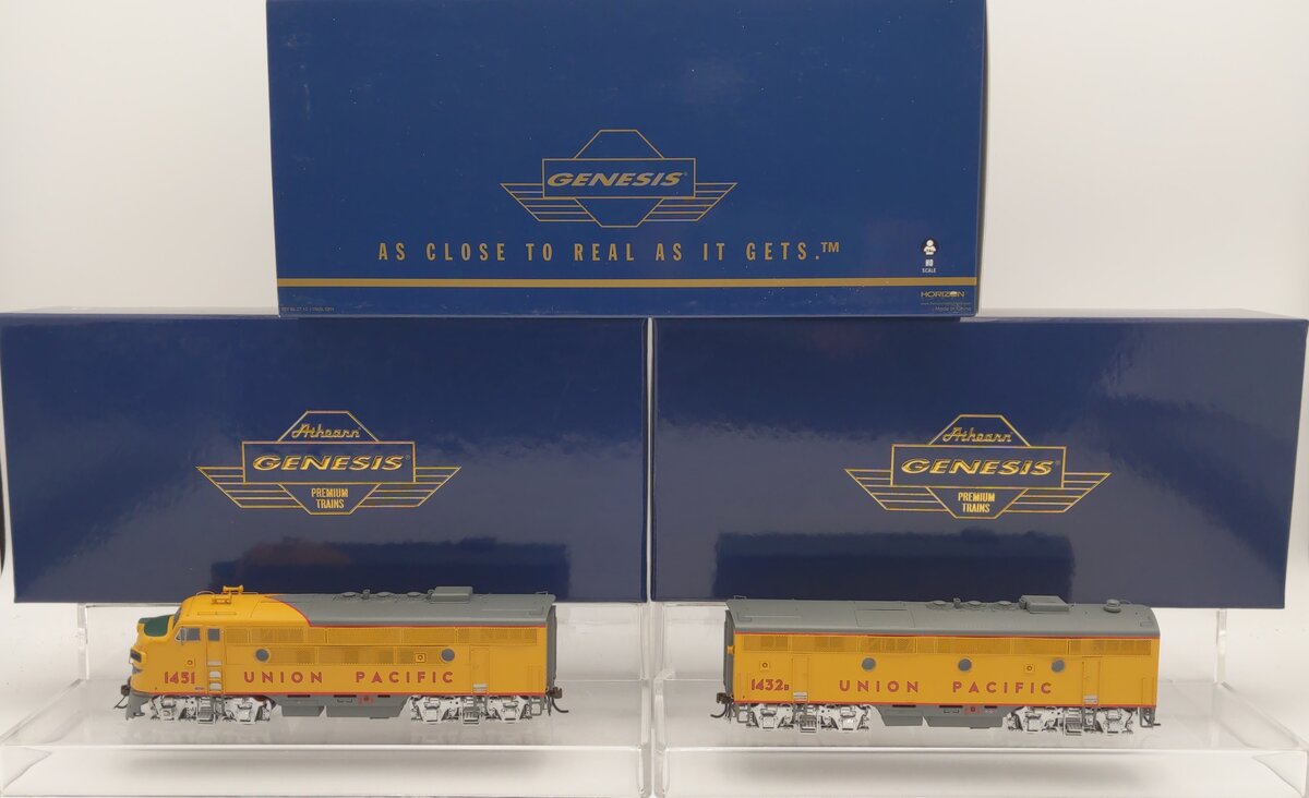 Athearn G22854 HO Union Pacific F3 A/B Diesel Loco w/DCC & Sound #1451/#1432B