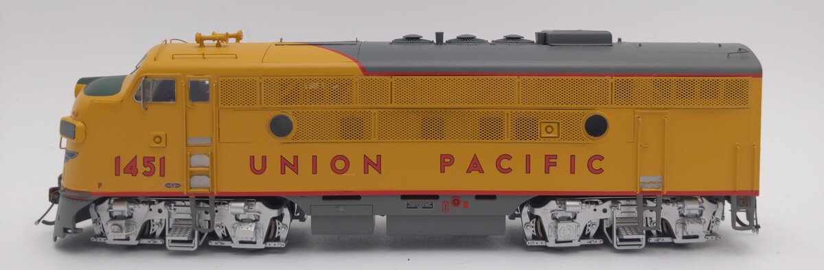 Athearn G22854 HO Union Pacific F3 A/B Diesel Loco w/DCC & Sound #1451/#1432B