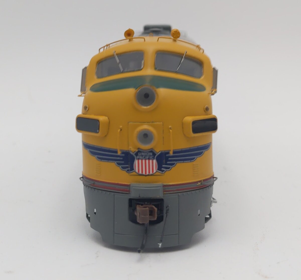 Athearn G22854 HO Union Pacific F3 A/B Diesel Loco w/DCC & Sound #1451/#1432B