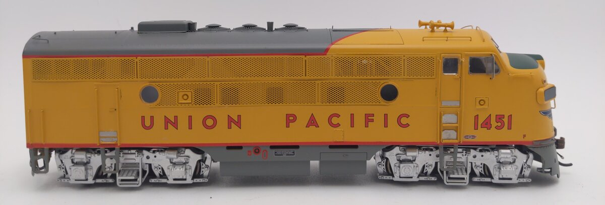 Athearn G22854 HO Union Pacific F3 A/B Diesel Loco w/DCC & Sound #1451/#1432B